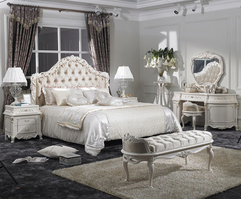 ISO Indonesia Luxury European Bedroom Furniture Natural No Odor Classic Wooden Bed