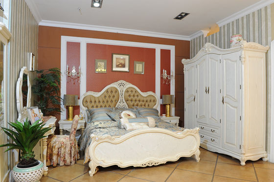 ISO Indonesia Luxury European Bedroom Furniture Natural No Odor Classic Wooden Bed